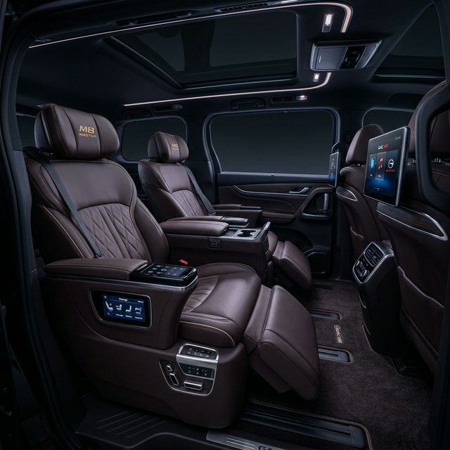 GAC M8 Interior